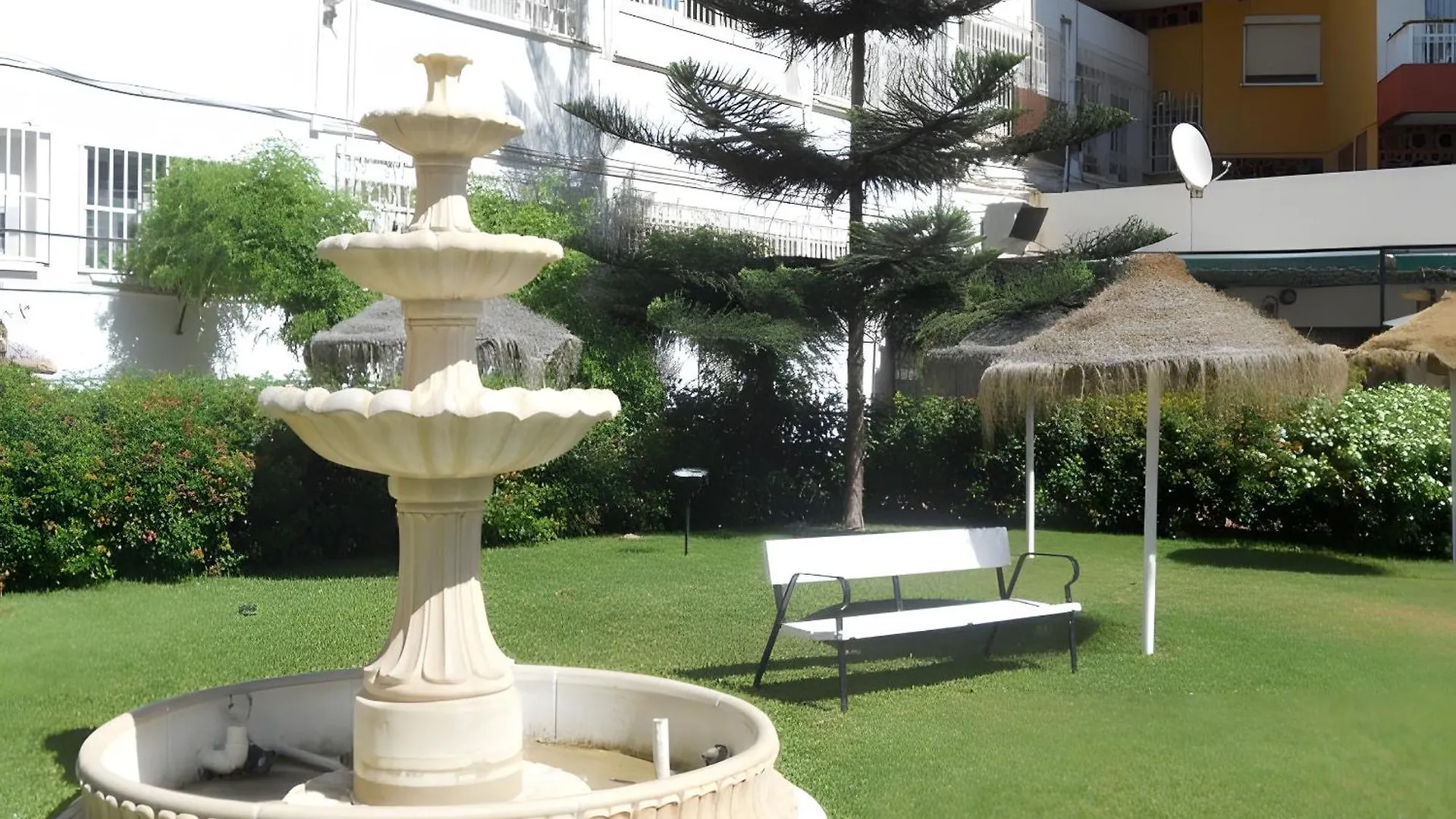 דירה בנאלמדנה Next To Puerto Marina And The Beach