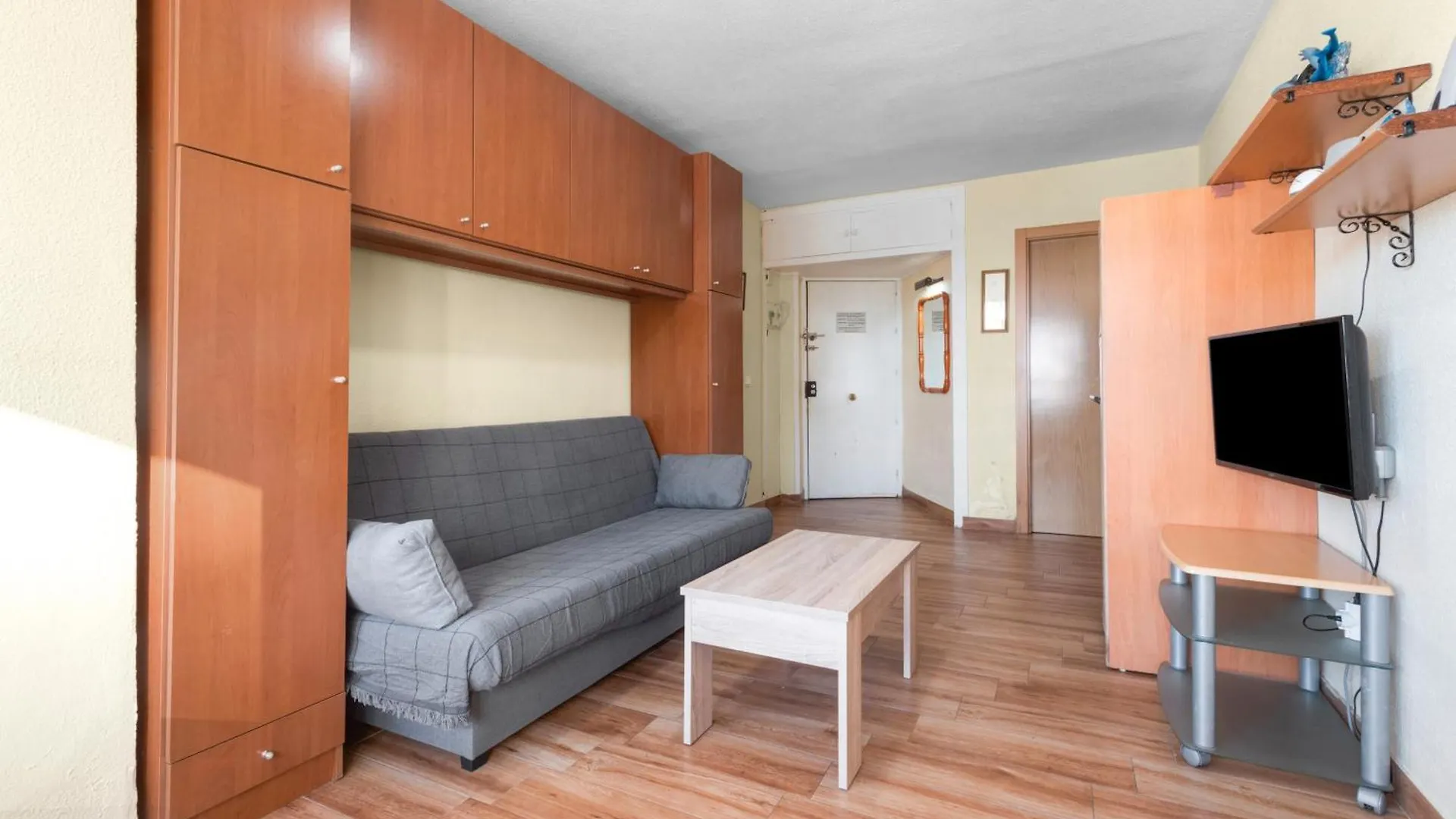 Next To Puerto Marina And The Beach Benalmadena Apartment